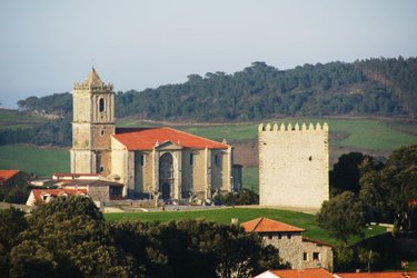 The Church: Isla (San Julian and Santa Basilia)